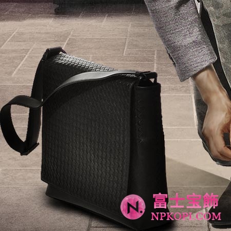 ボッテガヴェネタ/BOTTEGA VENETA/ レザーショルダーバッグ /ブラック276357 v465c 1000